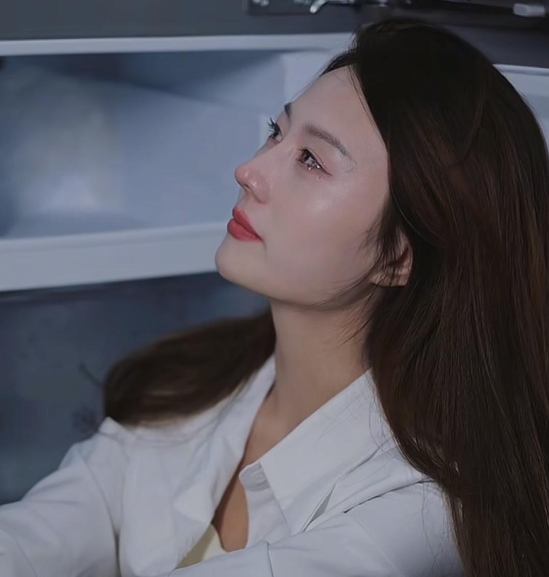 父亲生病了，很严重进了ICU，我很着急回去看一下，医生说慢慢好转了，我因为孩子要