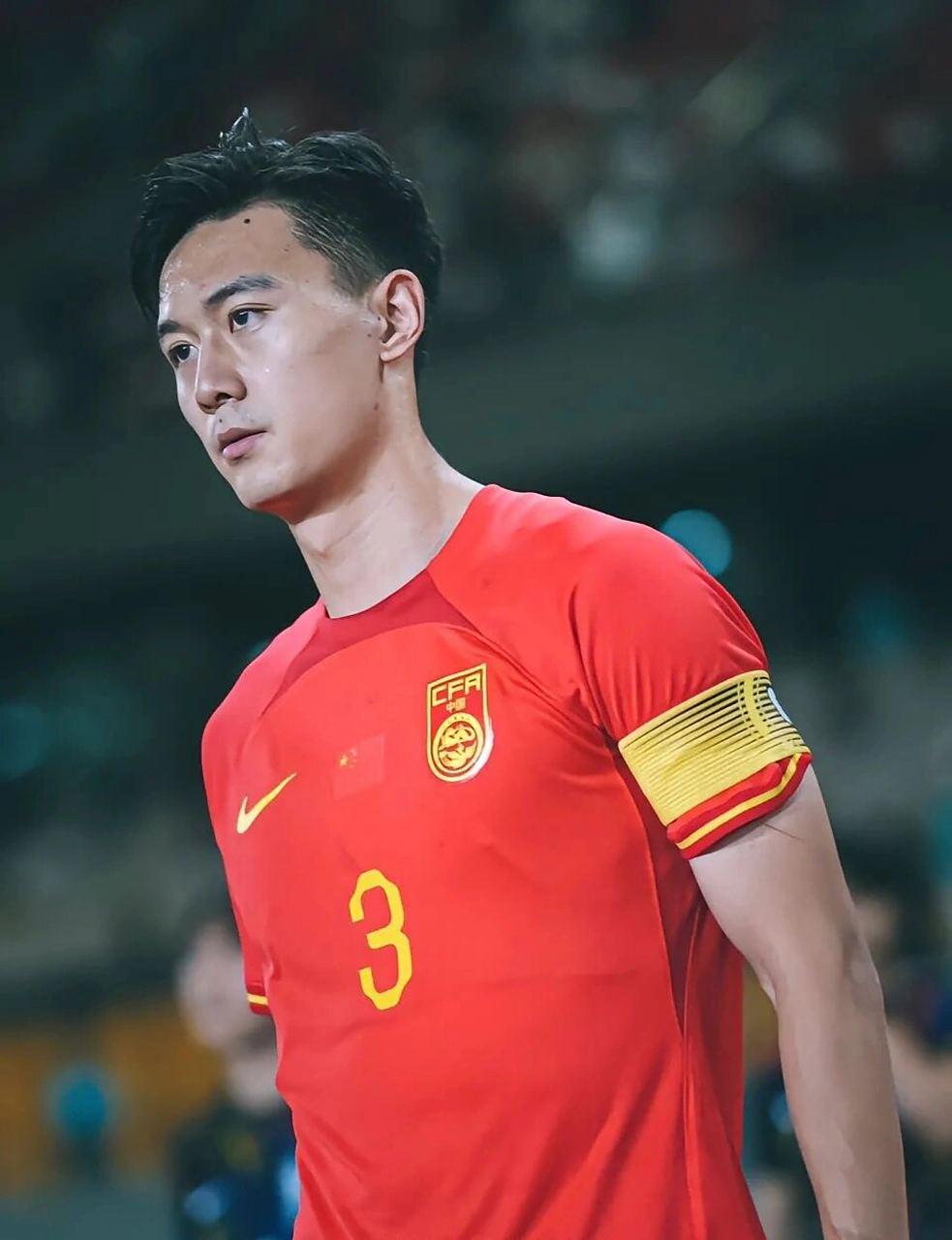 蒋圣龙何时回归？海港的杨希已经是国足首发了！如果蒋圣龙长时间不回归会不会影响国足