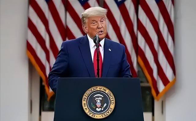 美国传来噩耗，特朗普总统宝座难保，2025年的美国政府，像一个故障频发的机器。国