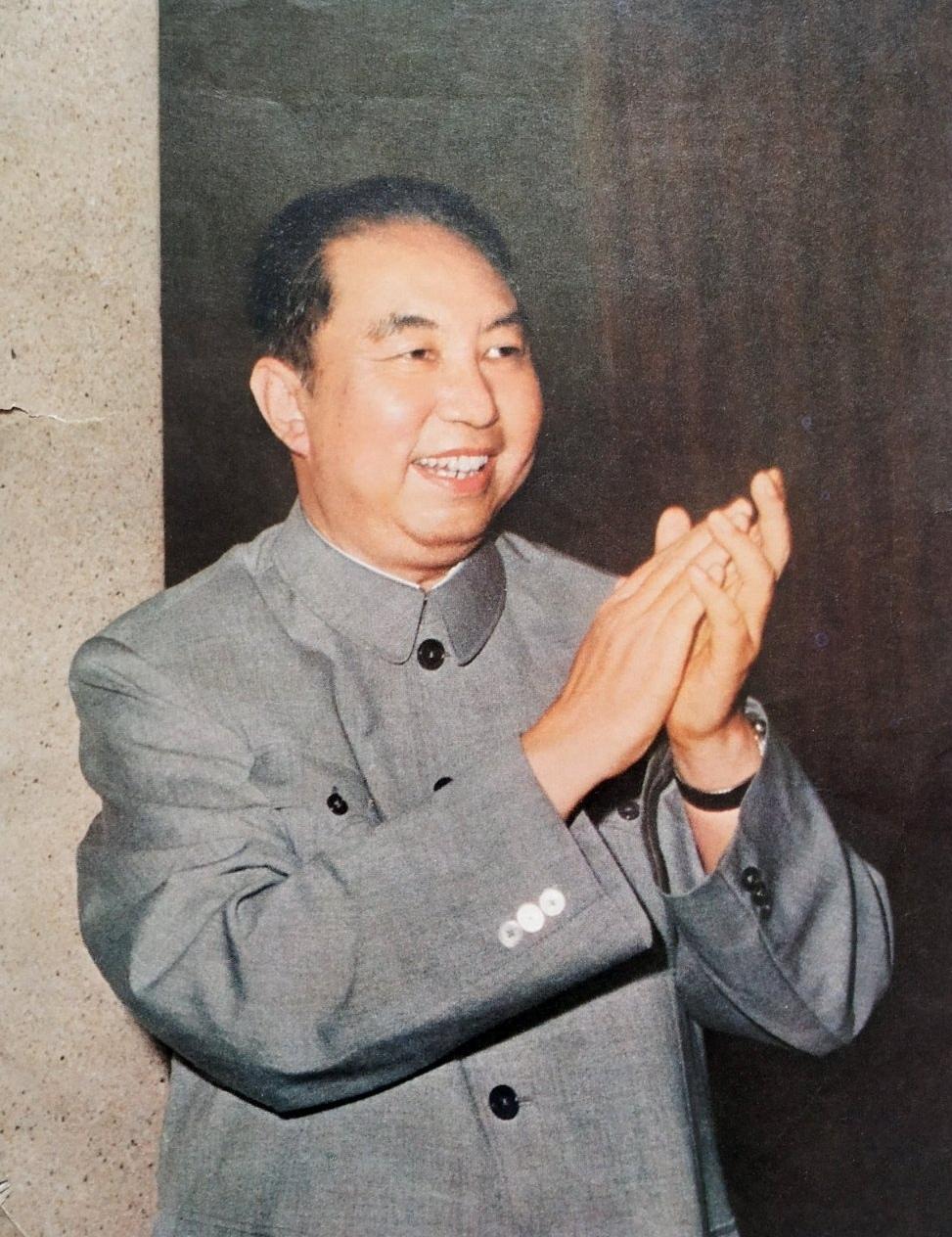 1978年，时任总政治主任的开国上将韦国清，在全军政治工作上会议上做了一篇报告，