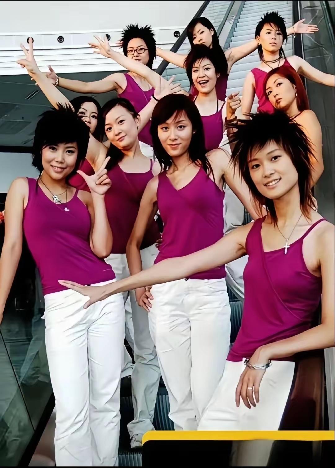 20年前超女旧照刷屏！李宇春的“舒服感”，才是顶流的底气✨