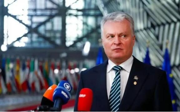 立陶宛就因在台湾设立代表处，被中国降为代办级，经济上遭中国严厉制裁，立陶宛原以为