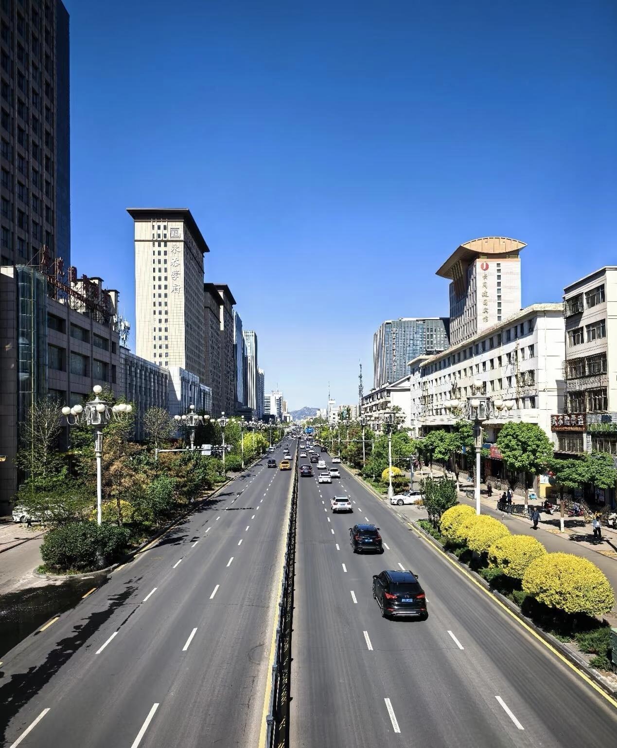 在三线城市花152万高价买房，如今算是彻底困住了。楼市降温后，本地二手房交