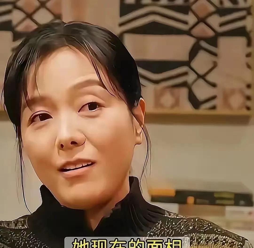 女人别把自己逼得太紧！眼神真的骗不了人，杨乐乐的面部状态，应该不单单是因为素