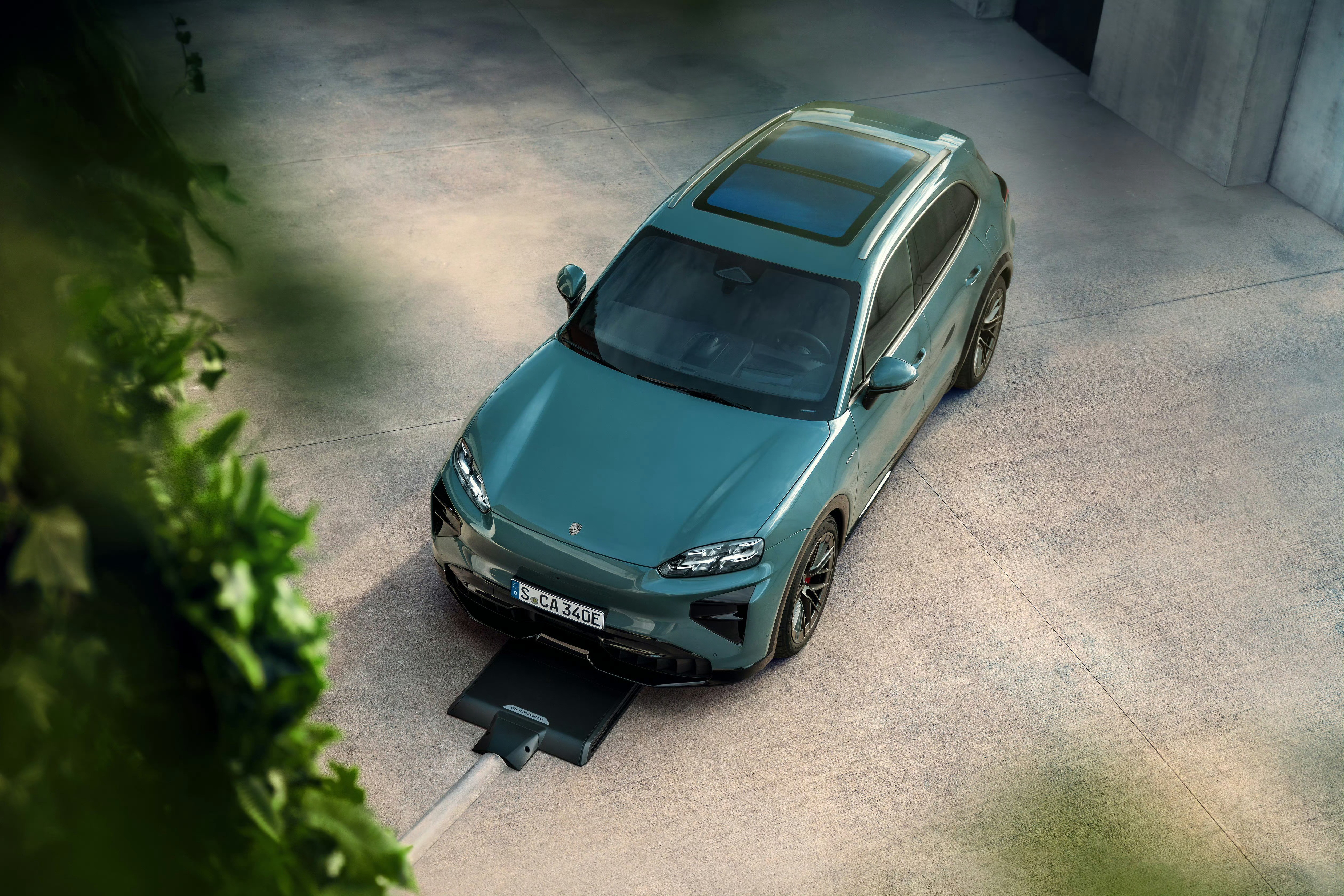 保时捷纯电动版卡宴CayennePPE平台，113度电池，海外11W美刀起步电池