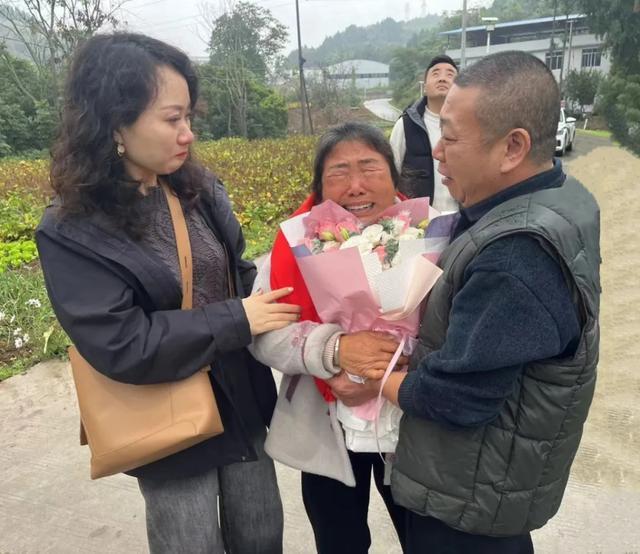 福建女子王丽琼的悲惨遭遇她在2025年11月公开寻亲的故事引发了广泛关注，其经