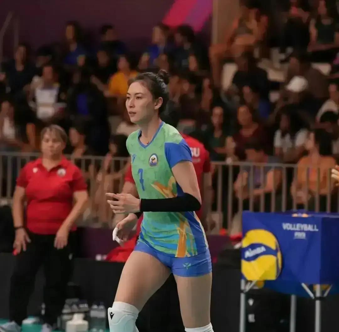 别再说独木难支了。25岁的缪伊雯，在巴西联赛给质疑者甩了个响亮的耳光。