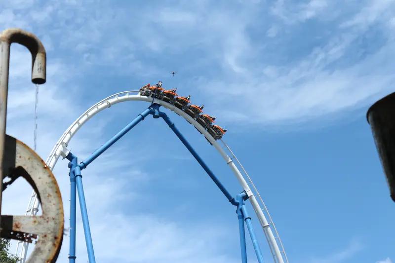 坐过山车没系安全带是什么体验？这位深圳股民告诉你：从浮盈33万到倒亏38万，只隔