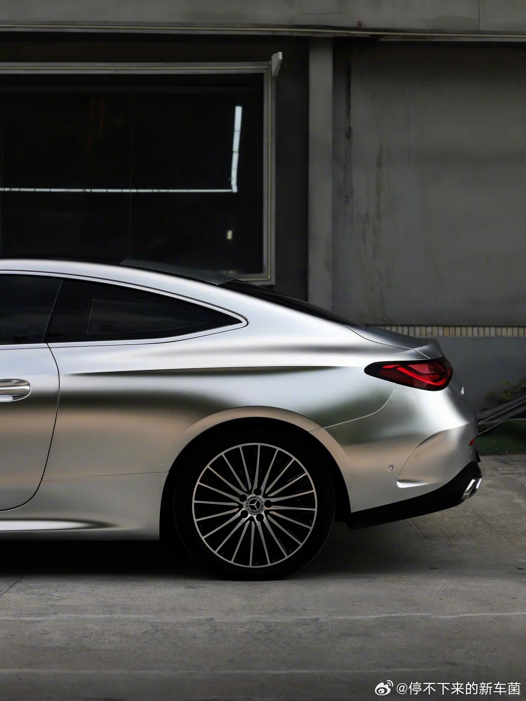 奔驰CLE改银色，非常适配了可以说是