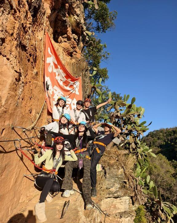 🧗‍♀️宜良新晋野趣悬崖+洞穴飞拉达📍导航：宜良九乡摩索田营地🚗车程：