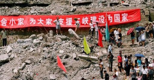 1993年后，三峡100多万人都迁移，当时有上海、广东、山东、江苏等11个省可供
