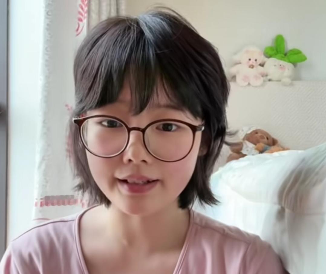 怎么能有这样冷漠无情的父母？这个女孩才23岁，得了骨癌，然后截肢了，自从得病以