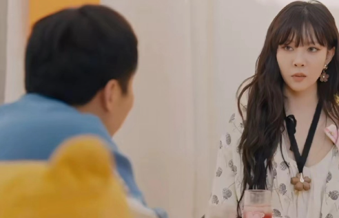 宋妍霏问徐志胜你愿意在朋友圈公开另一半吗徐志胜：“我会公开的”宋妍霏：“可我没