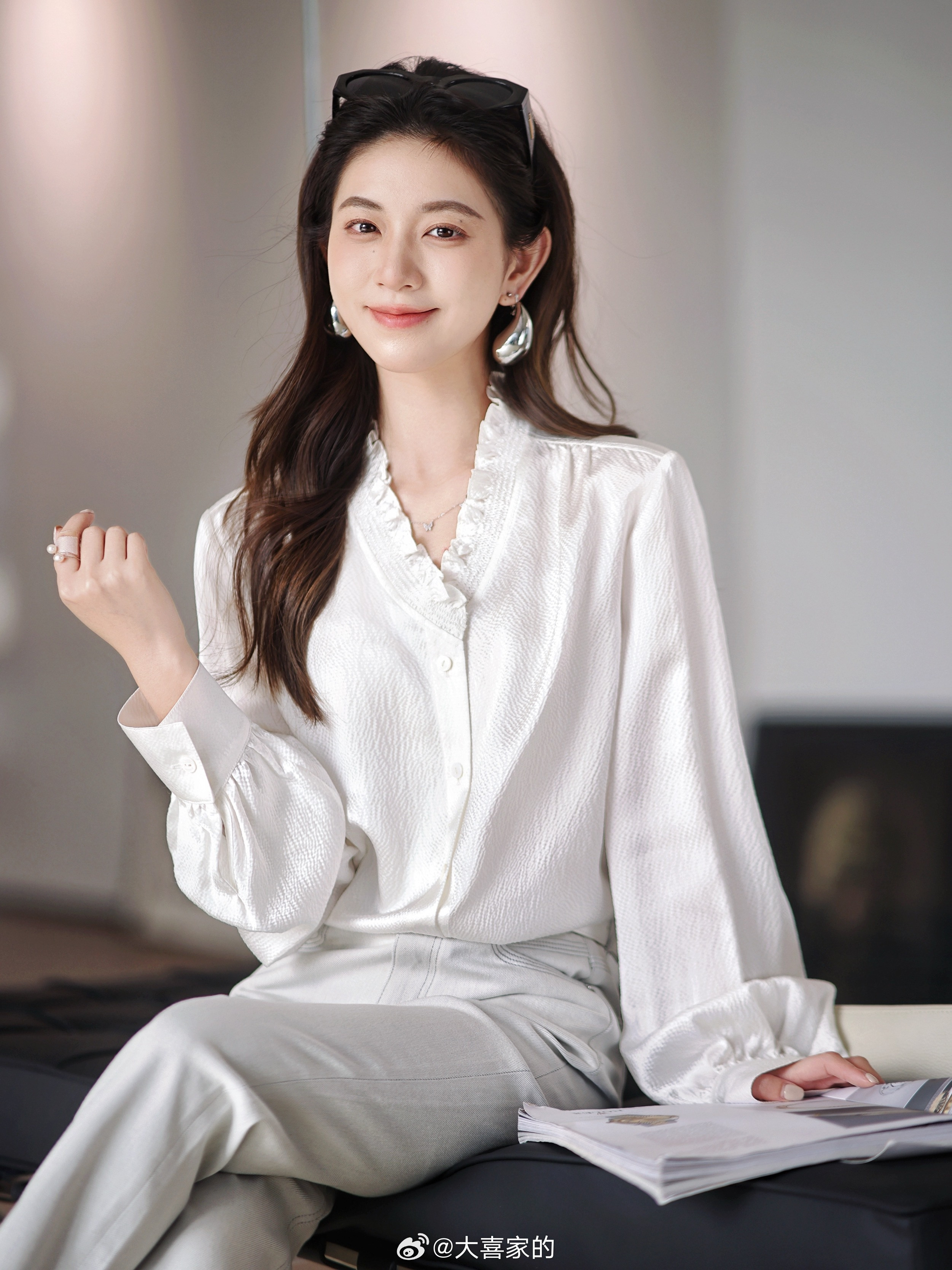 “想要和你表白～”超舒服的真丝珍珠缎衬衫这贵气肌理奢润光泽复古木耳边好穿好