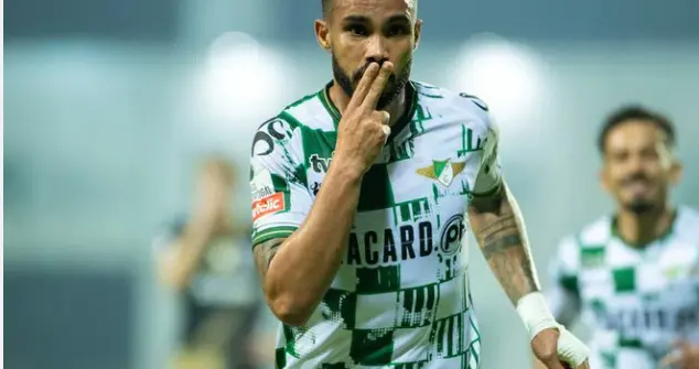 30岁巴西锋霸吉列尔梅加盟中超！15场9球引热议