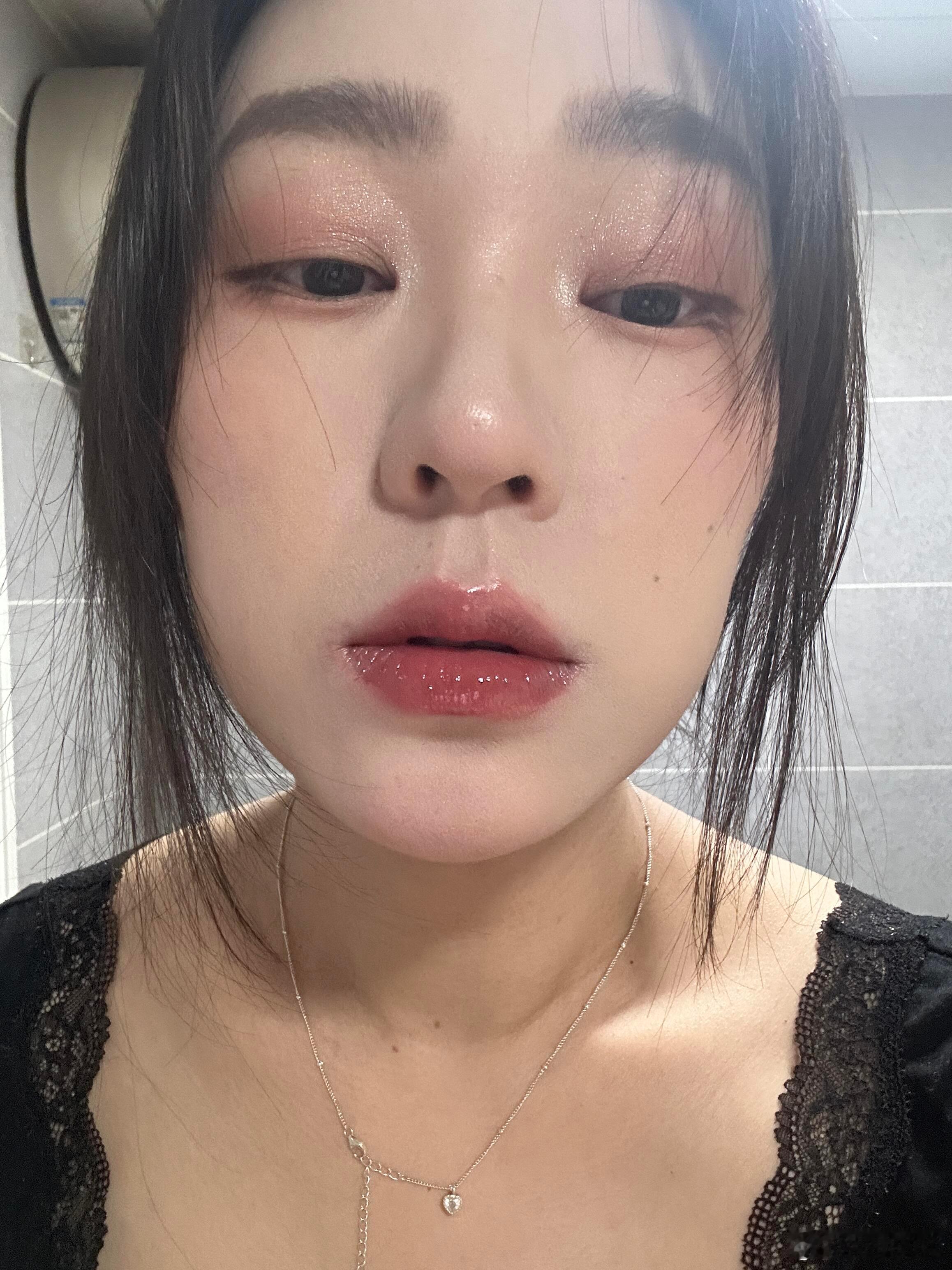 你给我这一辈子都不想失联的爱，相信爱的征途就是星辰大海。每秒都想拥你入怀，全世界