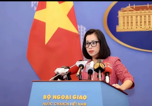 越南对泰国发出严厉警告！7月25日，越南外交部发言人范秋姮表示，督促泰柬两国尽