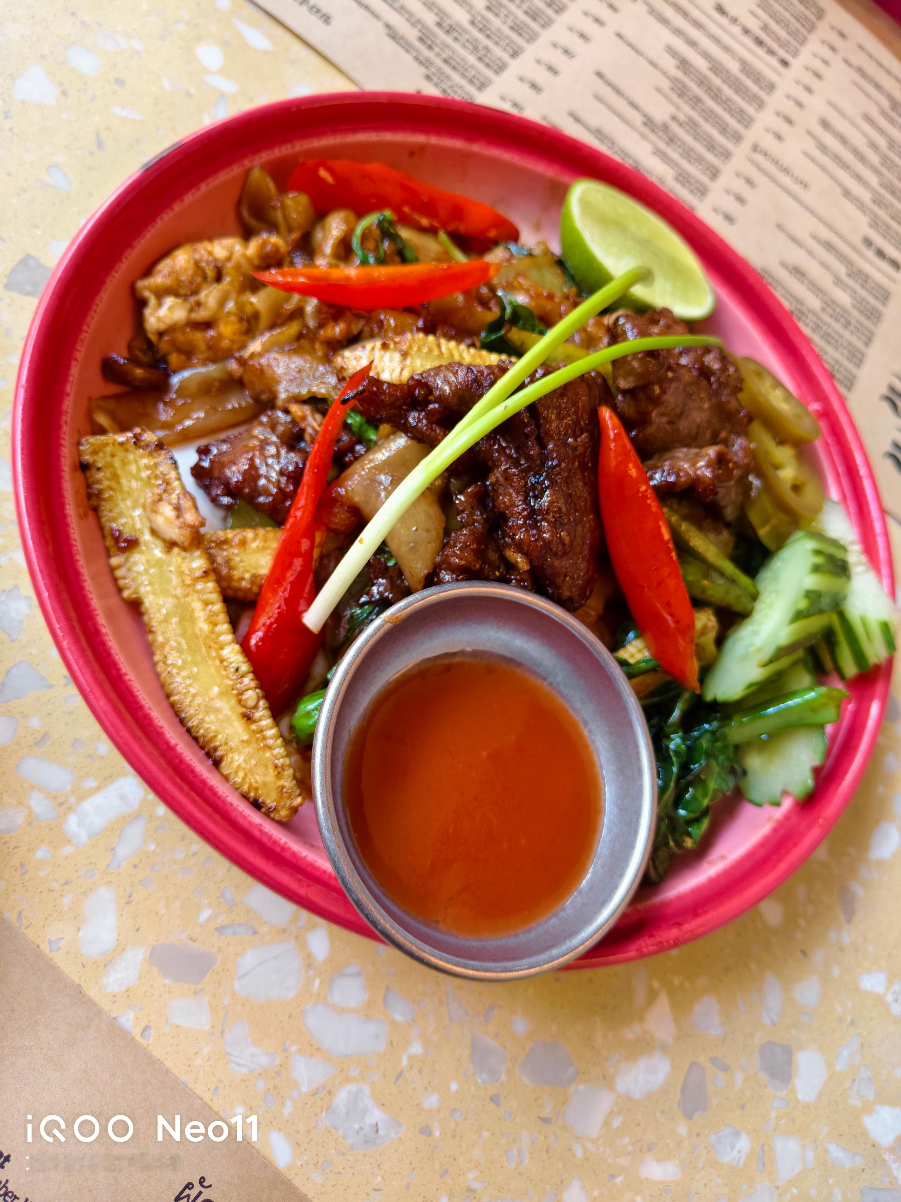 来武汉泰餐排队王餐厅吃漂亮饭拍美食也是一绝啊！原图直出