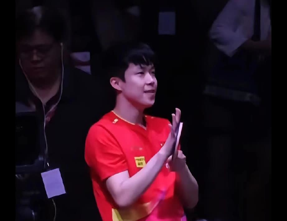 我答应你的！回看“多哈”王楚钦夺冠时，还是忍不住热泪盈眶！我以为