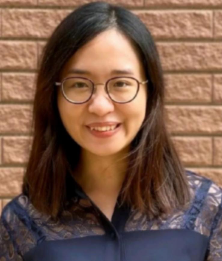 2022年，乱港分子何依琼，决定从香港移居至英国。然而，仅在抵达英国之后仅过了半