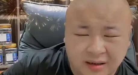 老狗对“过气网红”的评判逻辑很有个人色彩，核心观点很明确：-他把姚永