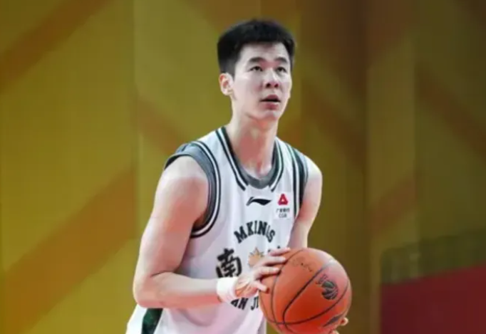 南京发布明晚对阵新疆数据前瞻: 近五次交手球队取得1胜4负