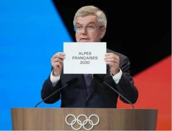 2036年奥运会的申办表，中国连填都没填，奥委会主席柯丝蒂·考文垂亲自跑来游说，