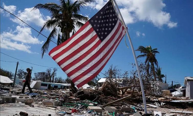 美国恐怕再也难以重新崛起，原因主要有两个：第一是沉重的国债，美国人靠着贪心一直在