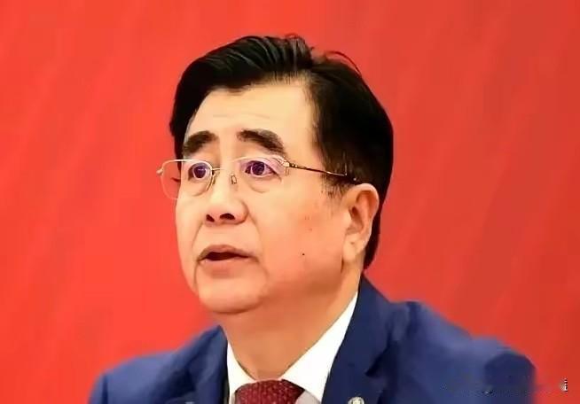 足协主席宋凯的一句话，把中国足球圈这几天压抑的火药味彻底点燃：董路那批孩子去欧洲