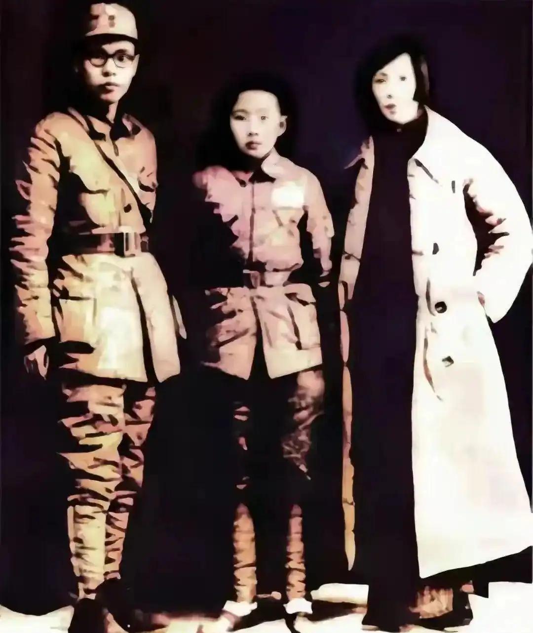 这张1937年拍摄于兰州办事处的珍贵照片，记录了28岁的贺子珍赴苏治病前的历史瞬