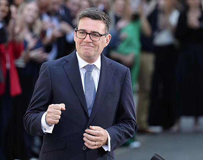 ​乌克兰感激不尽。这时候，英国首相伯纳姆已经宣布，他们不会放弃对乌克兰的军事援助