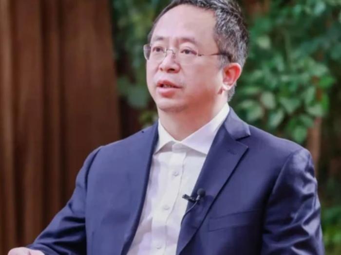 周鸿祎会不会步雷军后尘，口啤塌房。360前高管玉红跳出来，说360老板周鸿祎让他