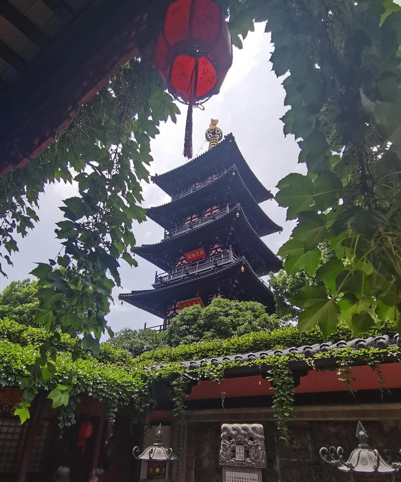 苏州这么高的旅游收入！咋就不能给寒山寺修条地铁呢！暑假带娃去苏州游玩，既然到了