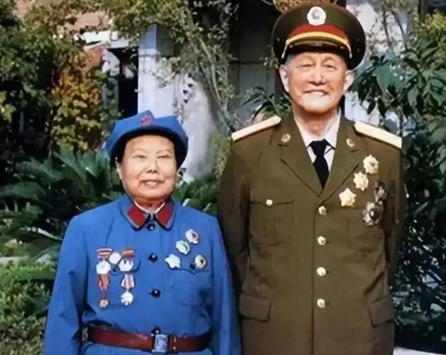 51年洪学智妻子寻女无果，到老乡家歇脚，不经意的交谈间，妇人突然惊呼：“是你啊！