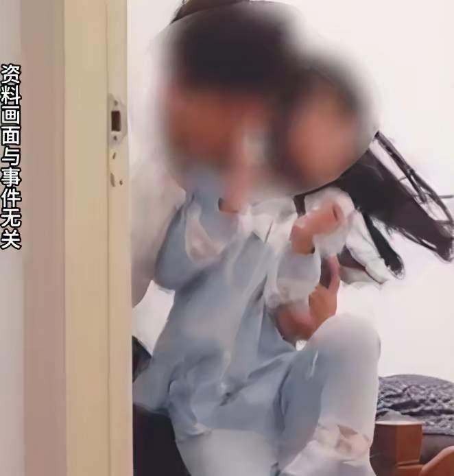 高雄这亲爹做的事，真不配叫人！那可是才13岁的亲生女儿啊，他竟骑车带孩子去汽