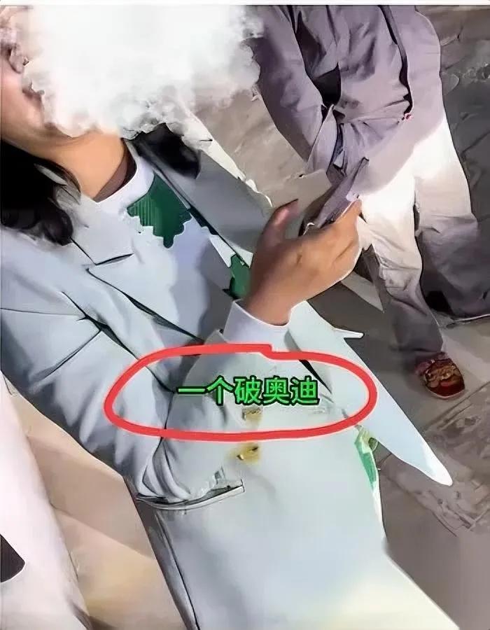 上海这起剐蹭真的看懵我了你敢信全责方居然比被蹭的还横？交警都把全责认