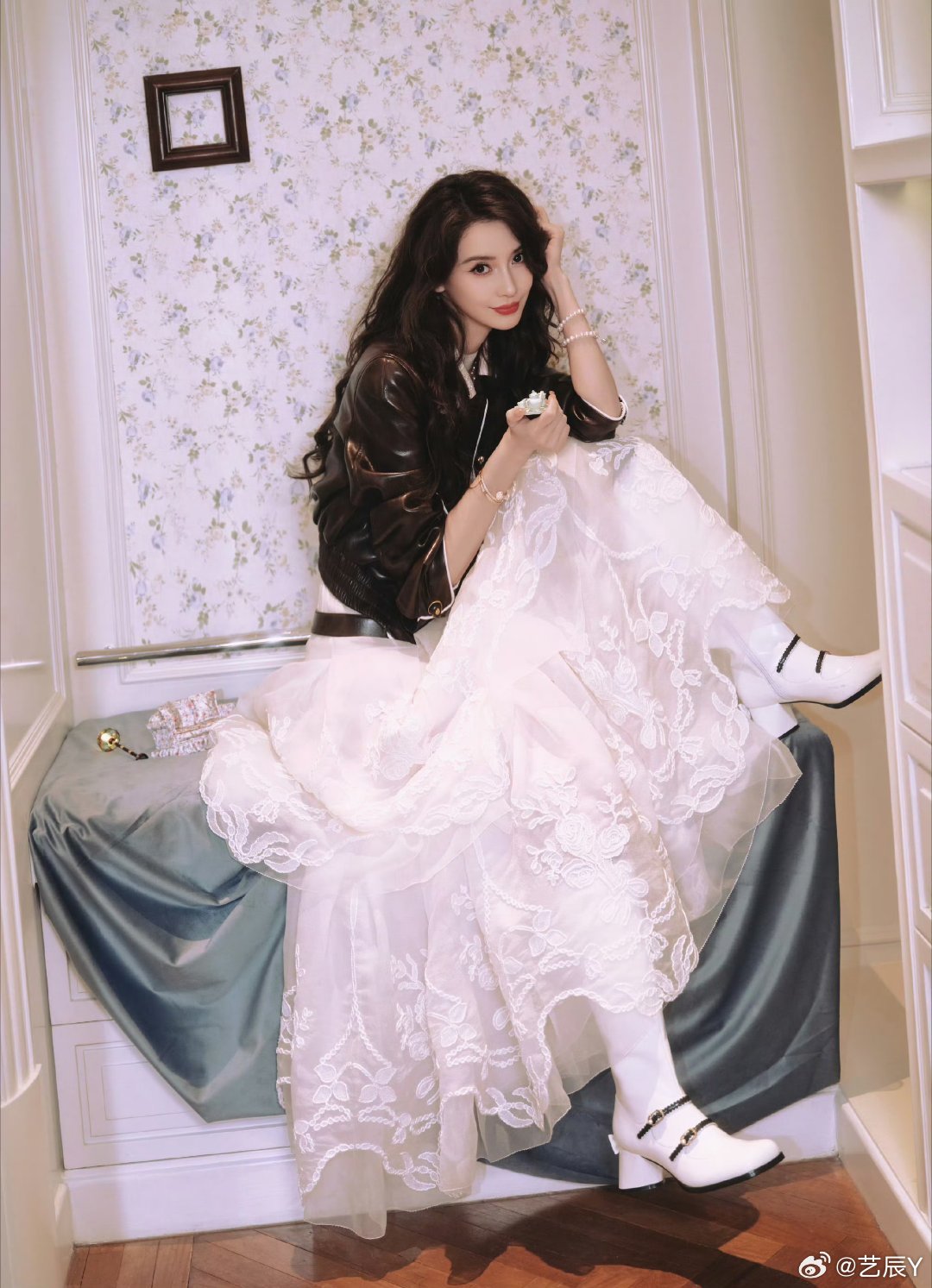 angelababy｜杨颖“我将带着荆棘编织而成的皇冠，加冕称王”​​​​