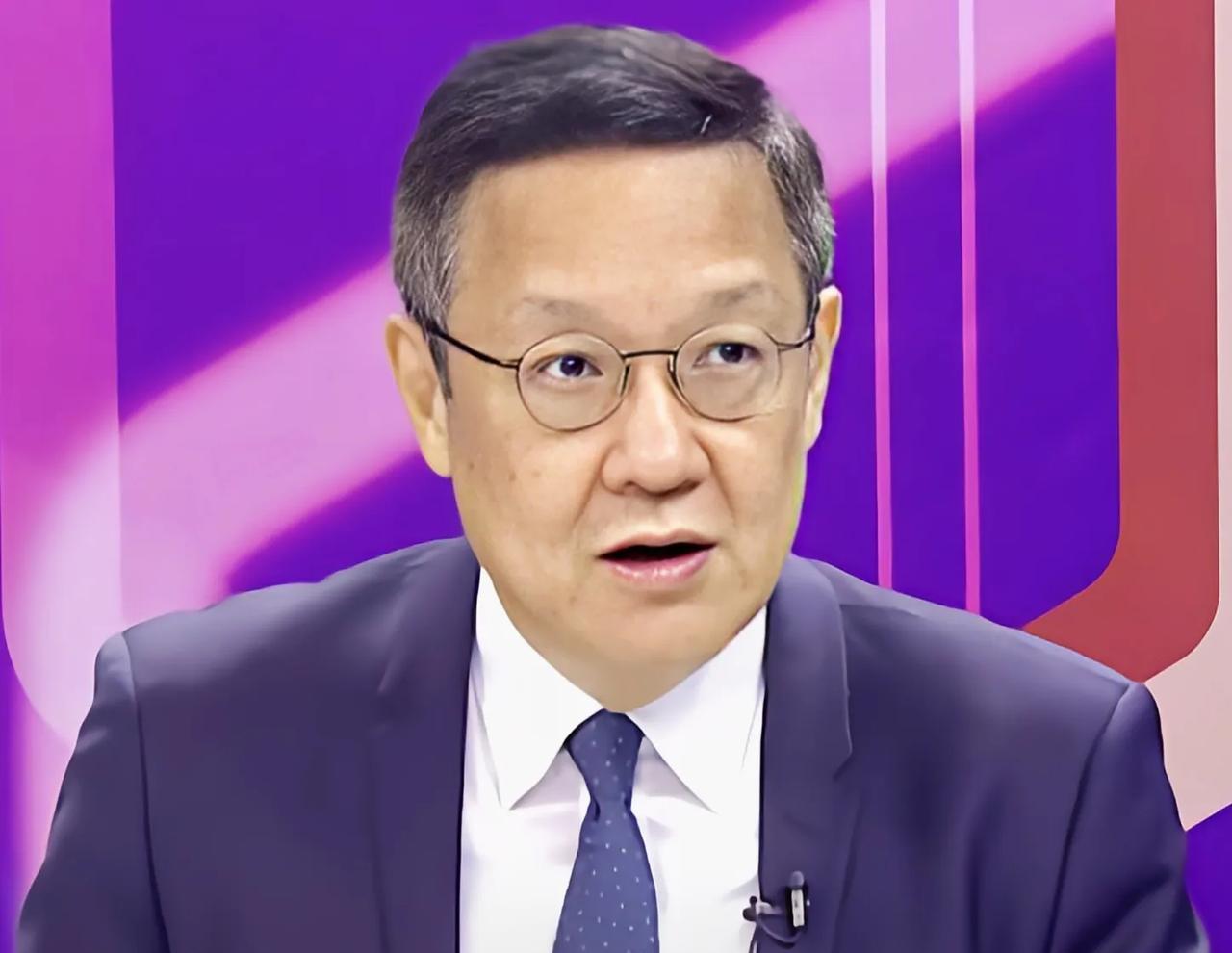 介文汲表示：我碰到过一位美国外交官，你们知道他是如何评价我国的外交官的吗？他说中