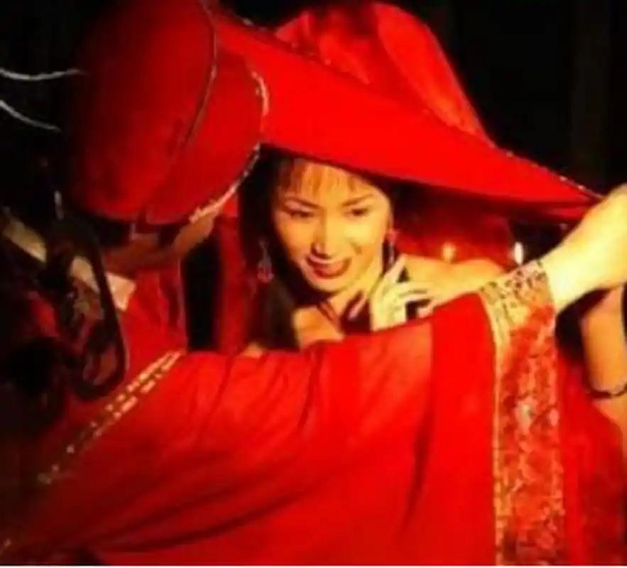 清朝诗人丁澎：因为高度近视，新婚夜把丫鬟当新娘，还洞错房康熙四年深冬，京城胡