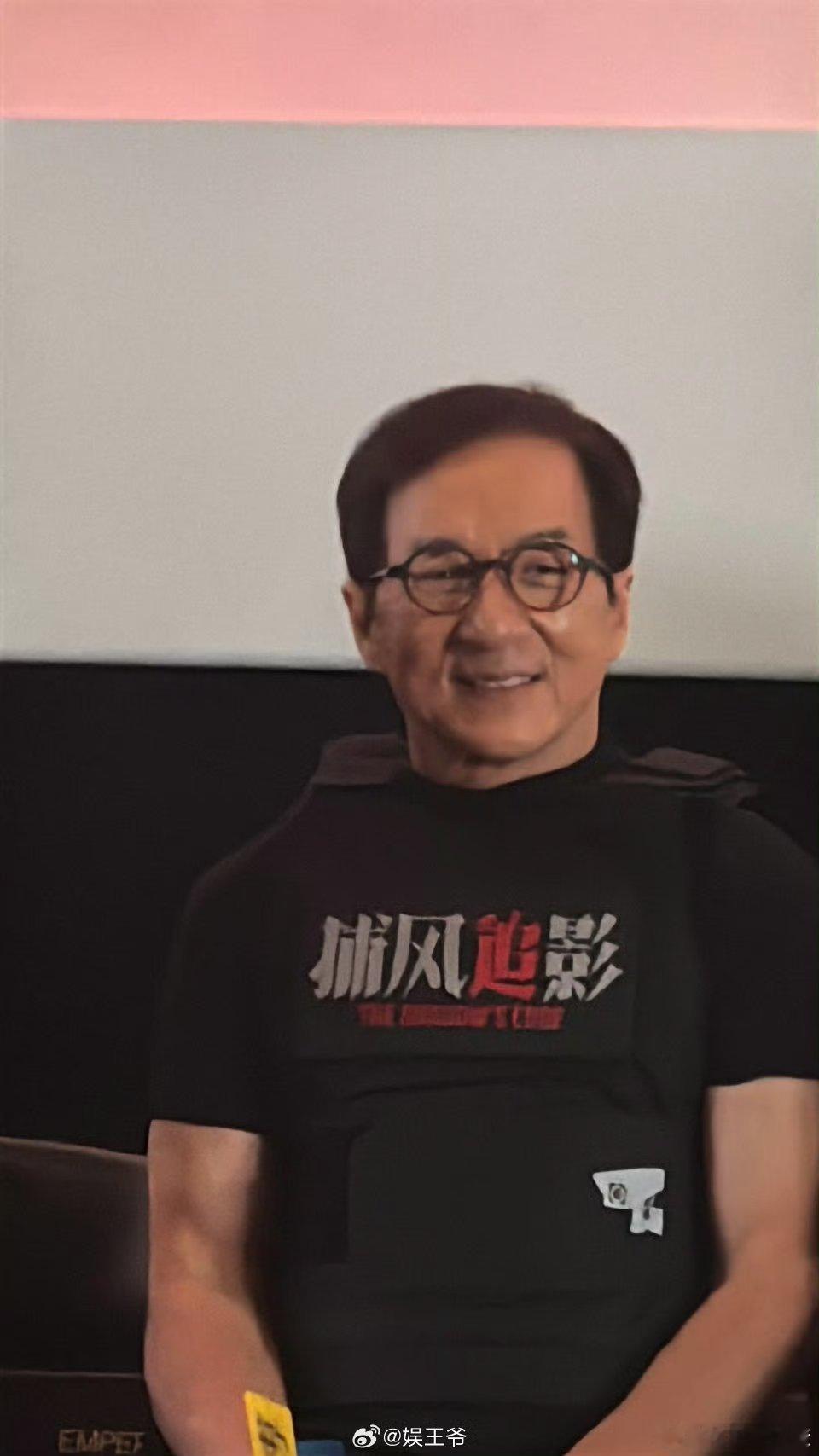 电影捕风追影口碑看完还在回味！拳拳到肉的真实感太顶，成龙梁家辉同框就是爷青回，