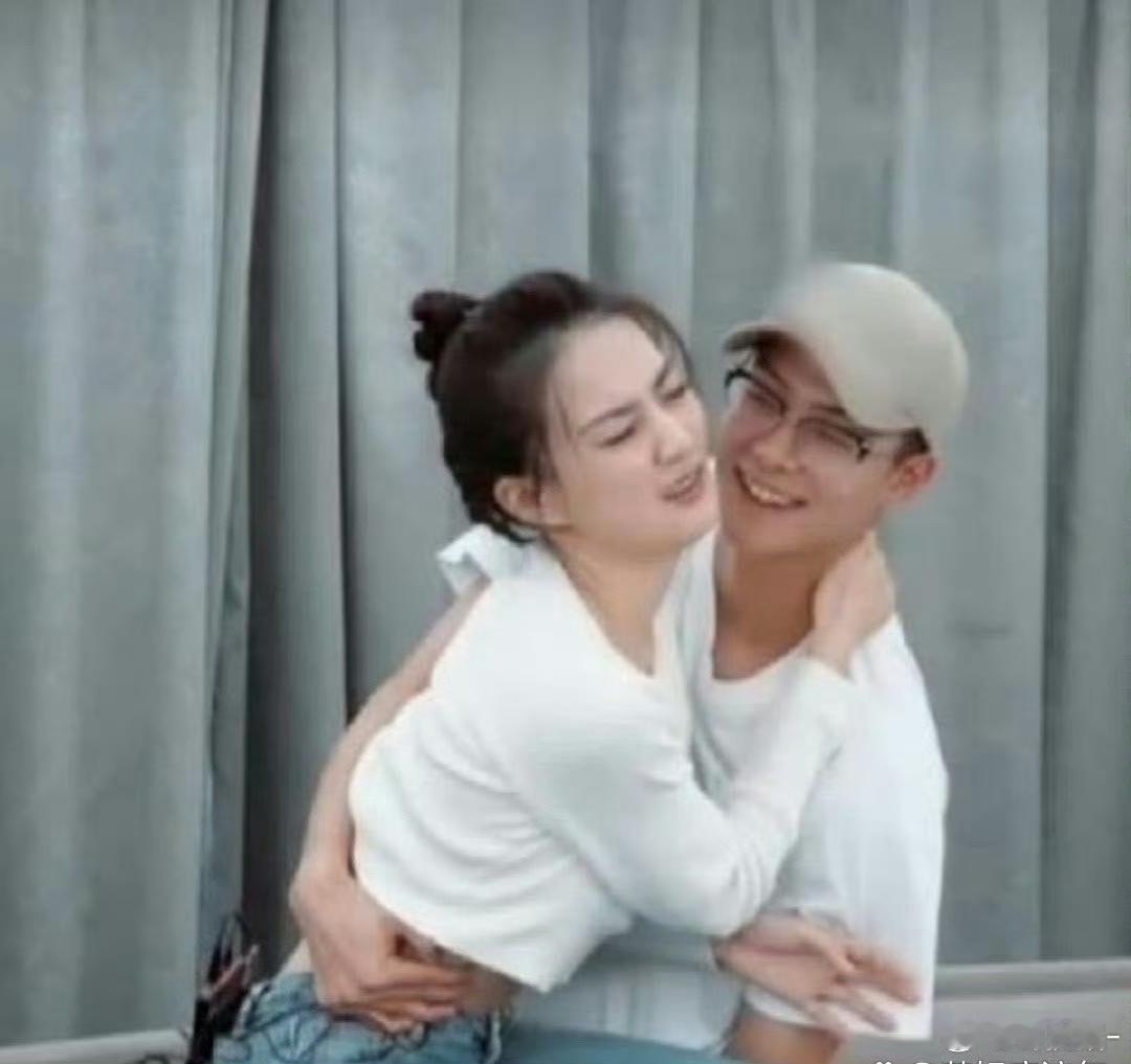 徐璐当时估计头都大了，这手松还是不松啊​​​