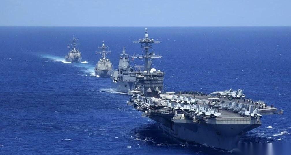 航母战斗群，已经开到阿曼湾了。伊朗那边呢？一个通告，全国所有的小飞机、观光直升