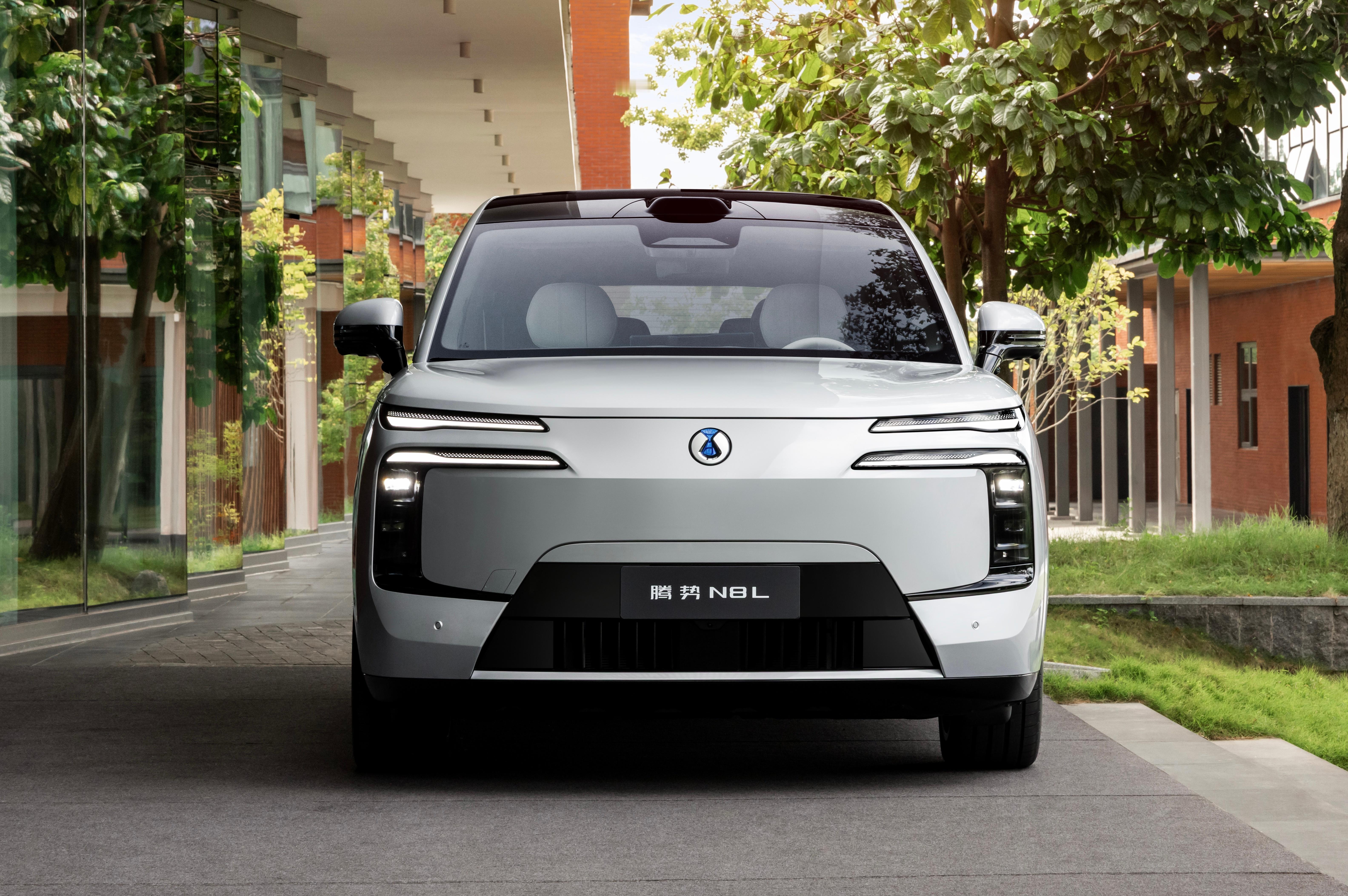 腾势N8L“门”脸、仰望U8L“鼎”脸，喜欢哪个？​​​