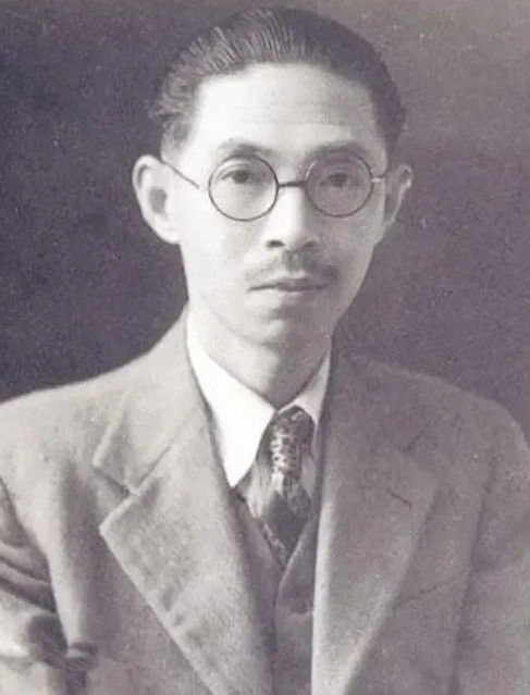 1928年，32岁的茅盾，偷偷瞒着家里的妻子和两个孩子，与23岁的秦德君坠入爱河