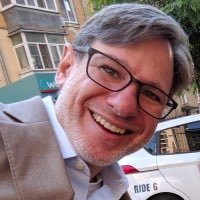 据《纽约时报》报道，前中情局高级官员戴维·拉什（DavidRush）——一位拥