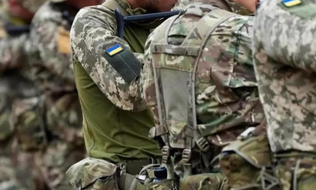 俄乌战场最刺眼的变化，不是某一条耸动战报，而是前线的“人”正在变味。俄乌