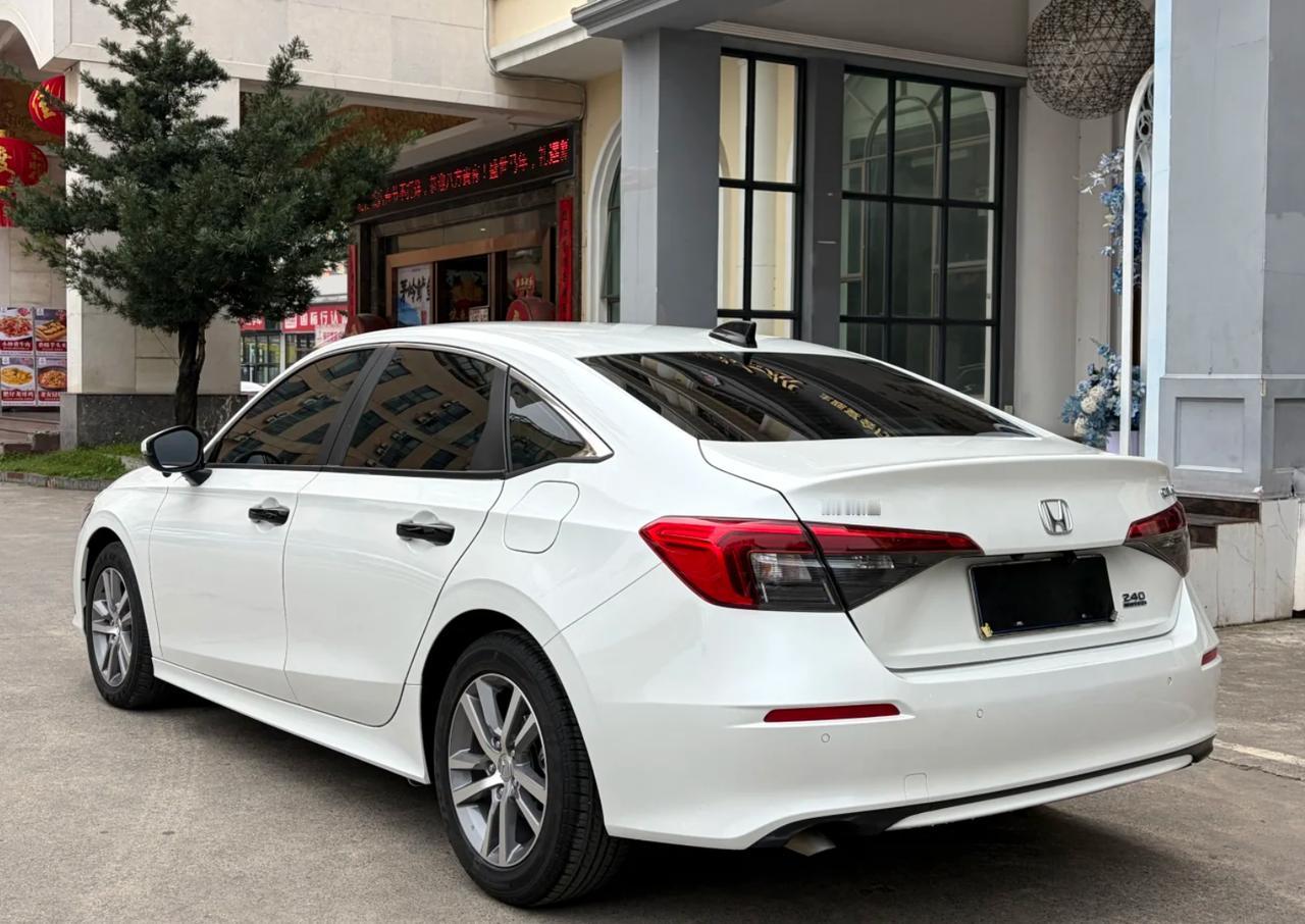 都说本田的高级感是思域撑起来的这台车很奇怪，小空间，价格不贵，主要就是稳定耐开，