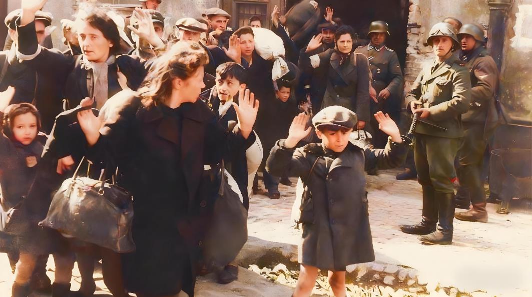 华沙犹太区最残暴的人之一是约瑟夫·布洛舍。在犹太区清算时拍摄的那张著名照片中，红