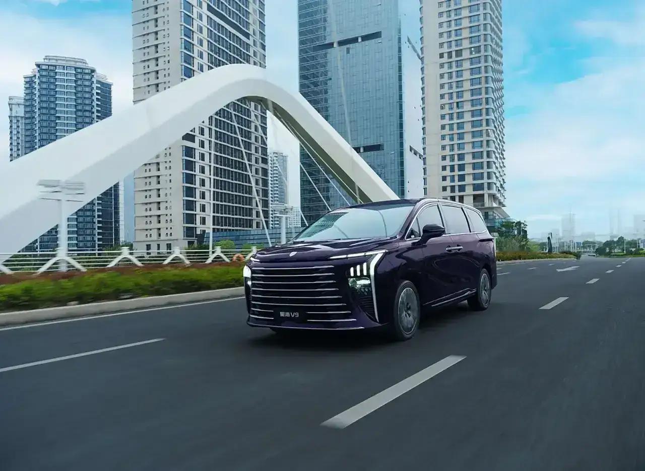 2025买MPV这样选，只买对的不买贵的:1、要面子：选特斯拉、腾势2、