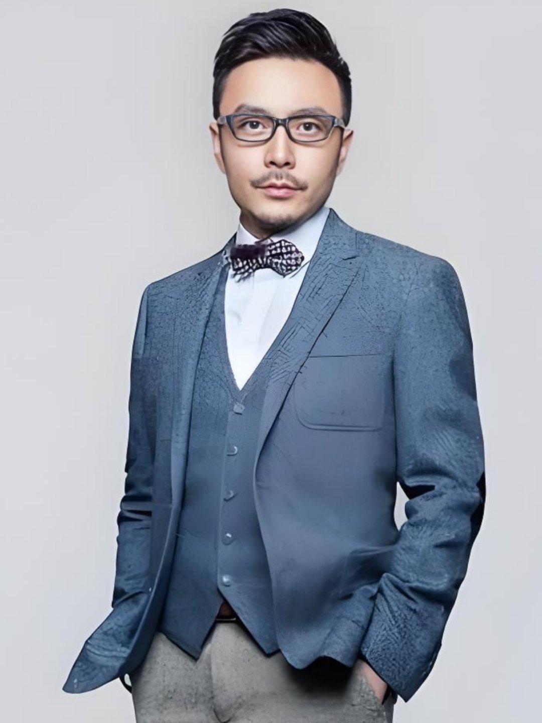 汪涵有多爱吃槟榔网友在长沙街头、公益咖啡店等场合拍到汪涵嚼槟榔，这种嗜好保持了